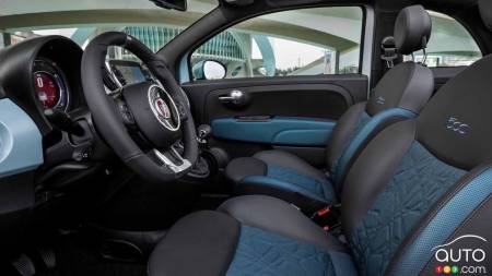 2022 Fiat 500, interior
